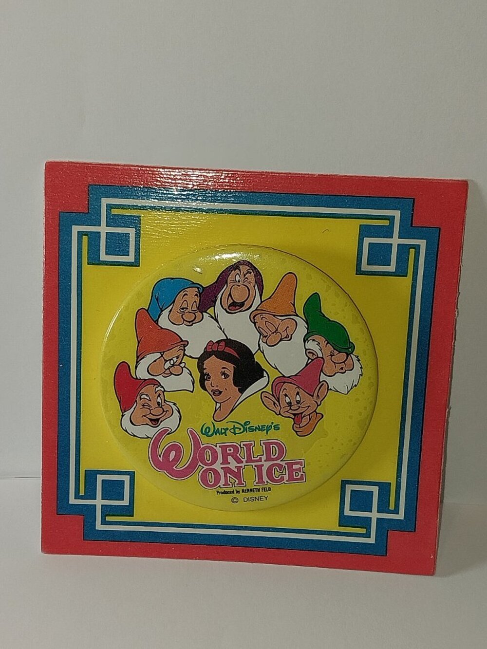 VINTAGE 3" WALT DISNEY'S SNOW WHITE ON ICE METAL SOUVENIR PINBACK BUTTON